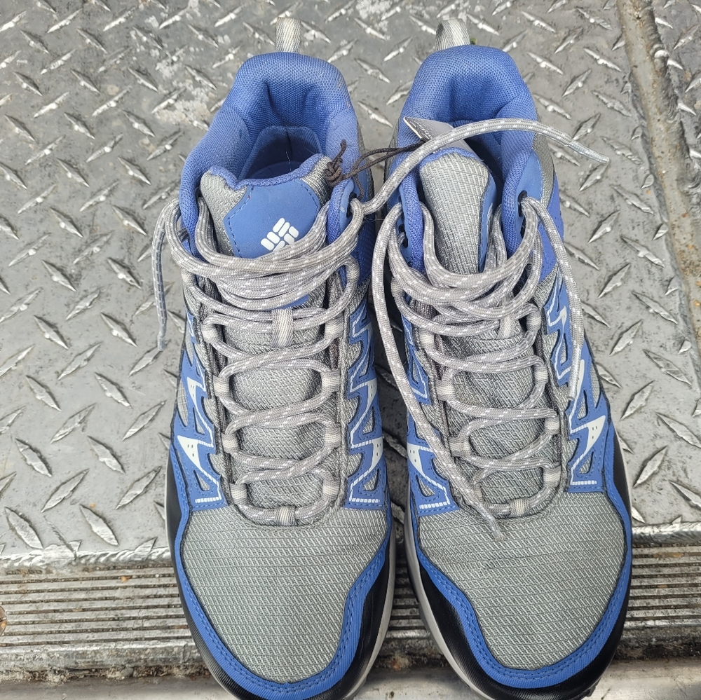 Columbia hiking shoe